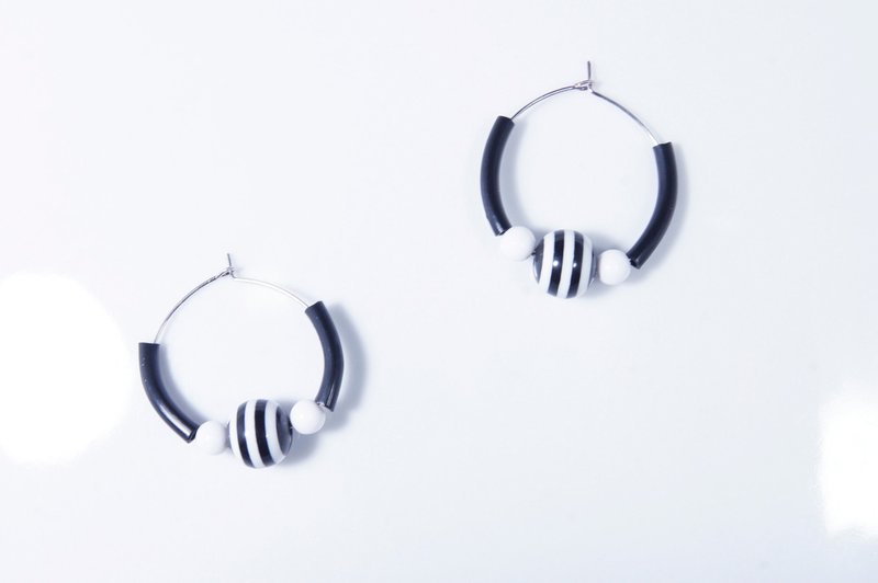 条纹几何黑白纯银耳环 - 耳环/耳夹 - 压克力 黑色