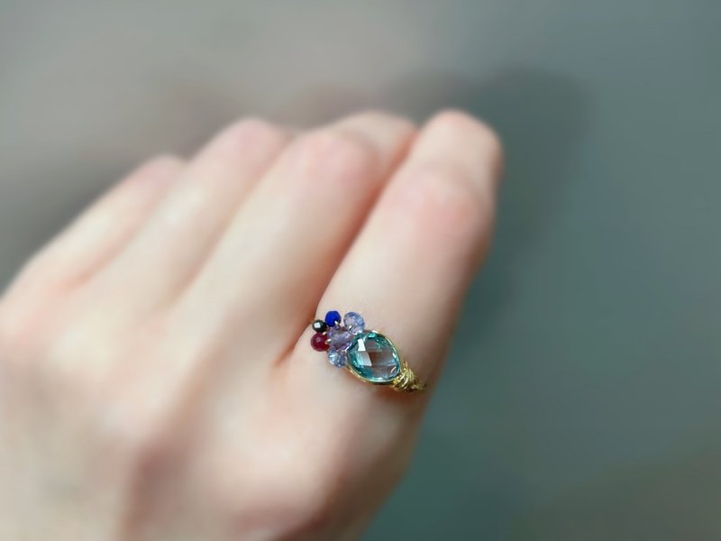 Marie's garden - 瑞士蓝托帕石与五种天然石的线戒 - 戒指 - 宝石 蓝色