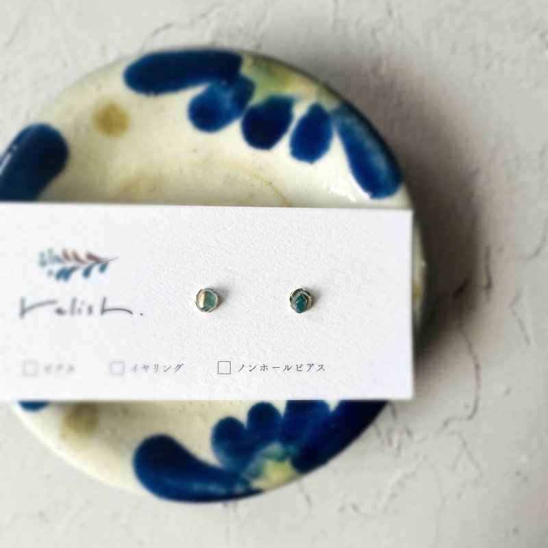 【再贩】 1 颗天然石 萤石 (Apatite) 金继 工艺 线条 耳环 无耳洞耳环 金色 金 极小 蓝色 青 浅蓝色 浅蓝色 小巧 简约 礼物 - 耳环/耳夹 - 石头 蓝色