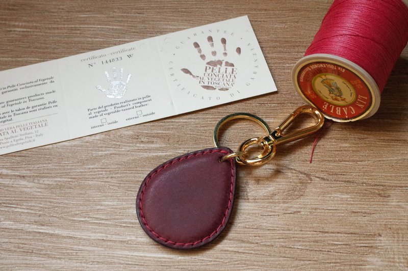 造型悠游卡 晶片吊饰 水滴造型款 - 钥匙链/钥匙包 - 真皮 红色