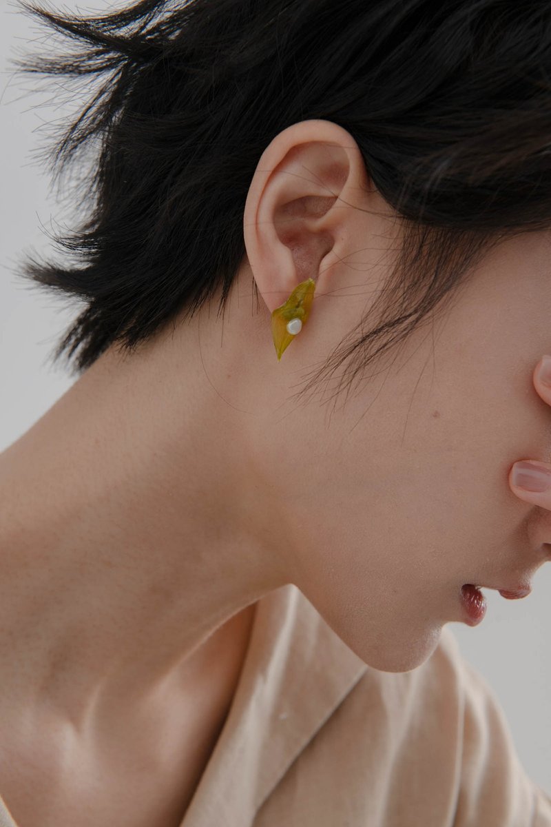 真花耳环-Green leafs - 耳环/耳夹 - 植物．花 绿色