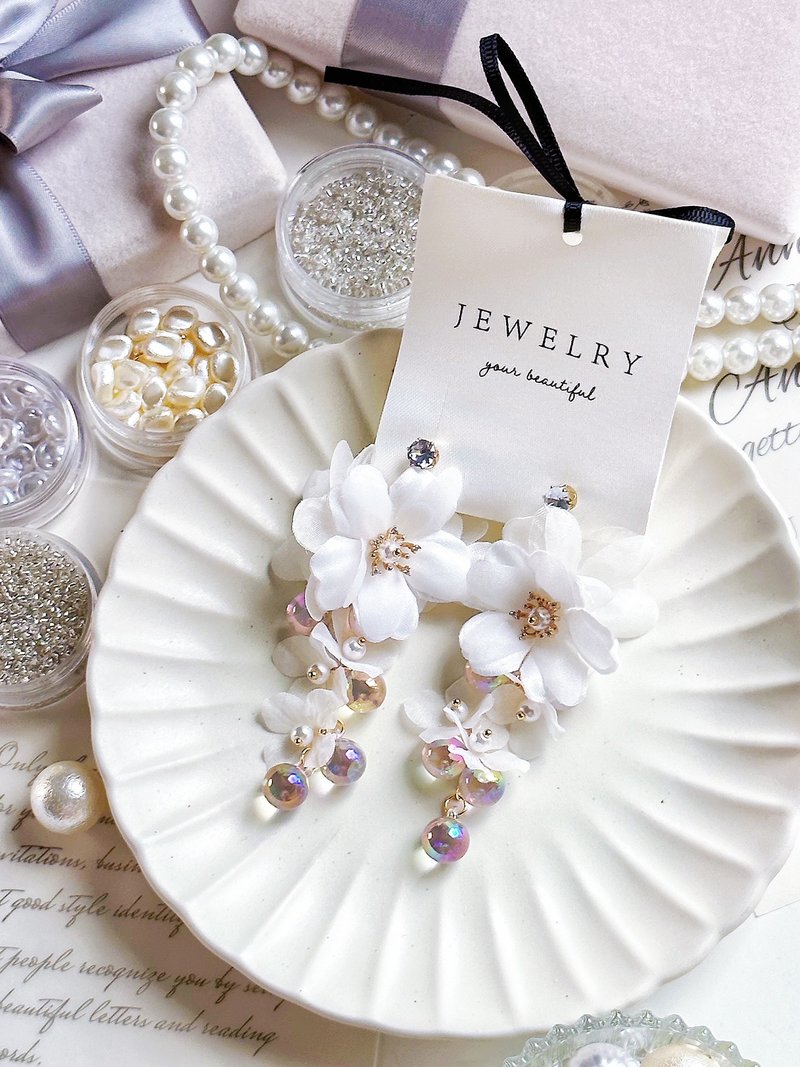 手工耳环/垂坠式耳环/轻纱耳环/ 结婚耳环/ 派对耳环 - 耳环/耳夹 - 丝．绢 白色