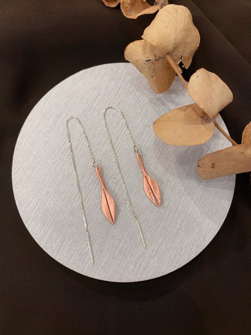 Re-Re蚕丝金工—小叶子耳环 珊瑚粉 - 耳环/耳夹 - 丝．绢 粉红色