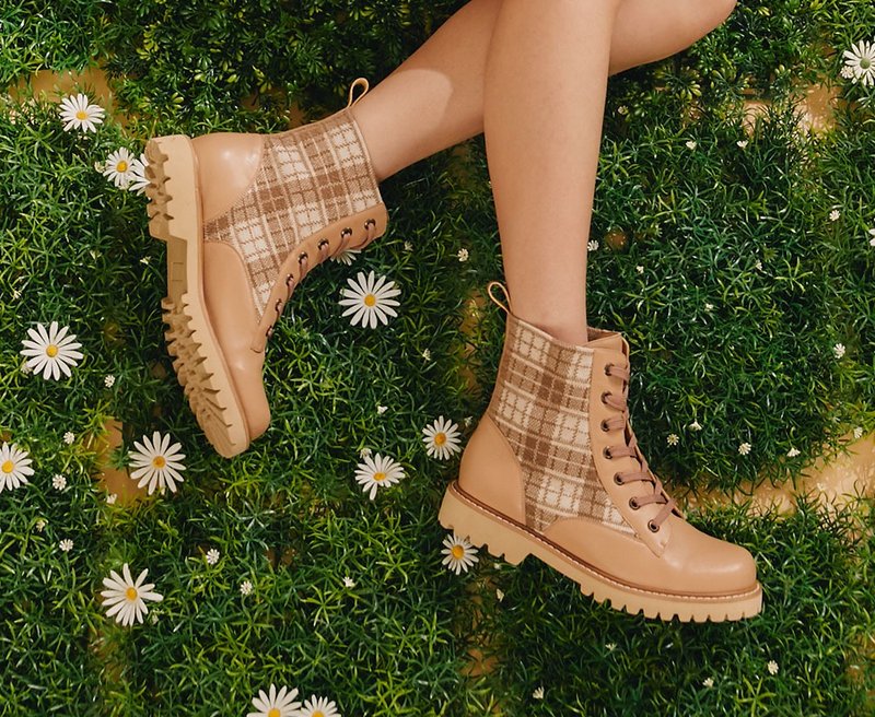 弹力轻量军靴 友善尺码36-45_奶茶格纹 - 女款短靴 - 人造皮革 多色