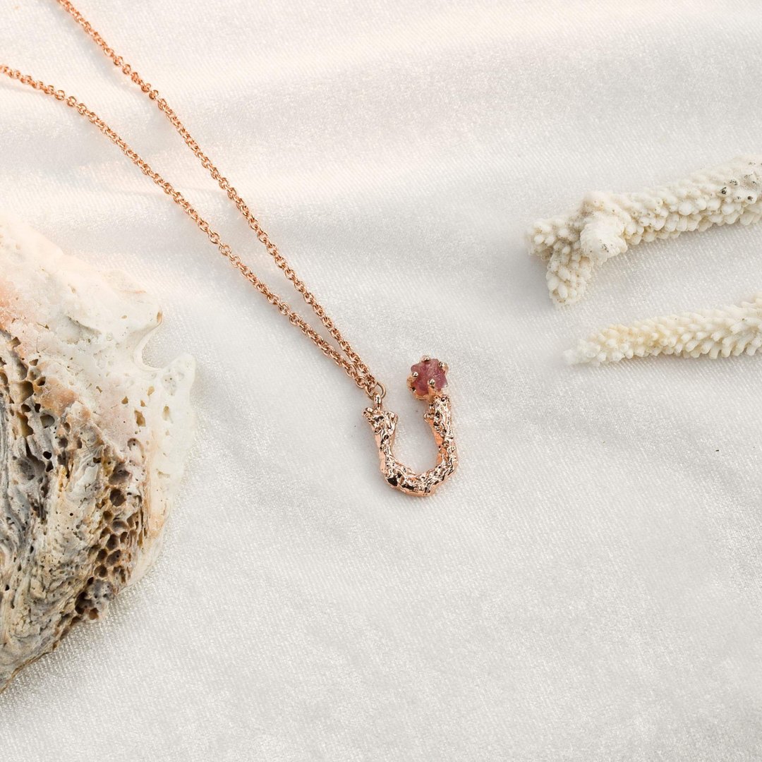 Alphabet pendant U letter - 项链 - 铜/黄铜 