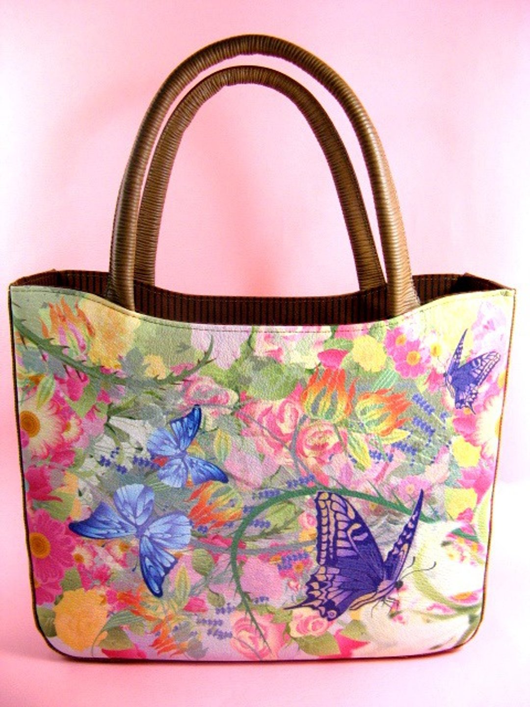 Flower and swallowtail butterfly Handbag - 手提包/手提袋 - 真皮 粉红色