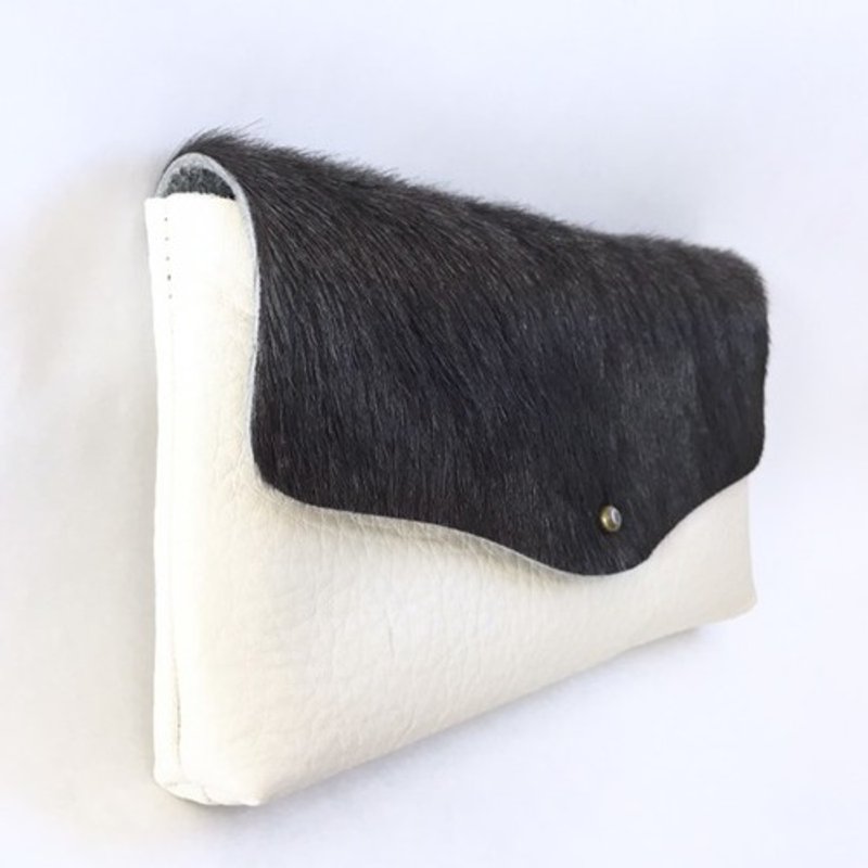 Simple long wallet of cow fur, cow shrink leather and cow floor velor [dark gray x off-white] - 皮夹/钱包 - 真皮 白色
