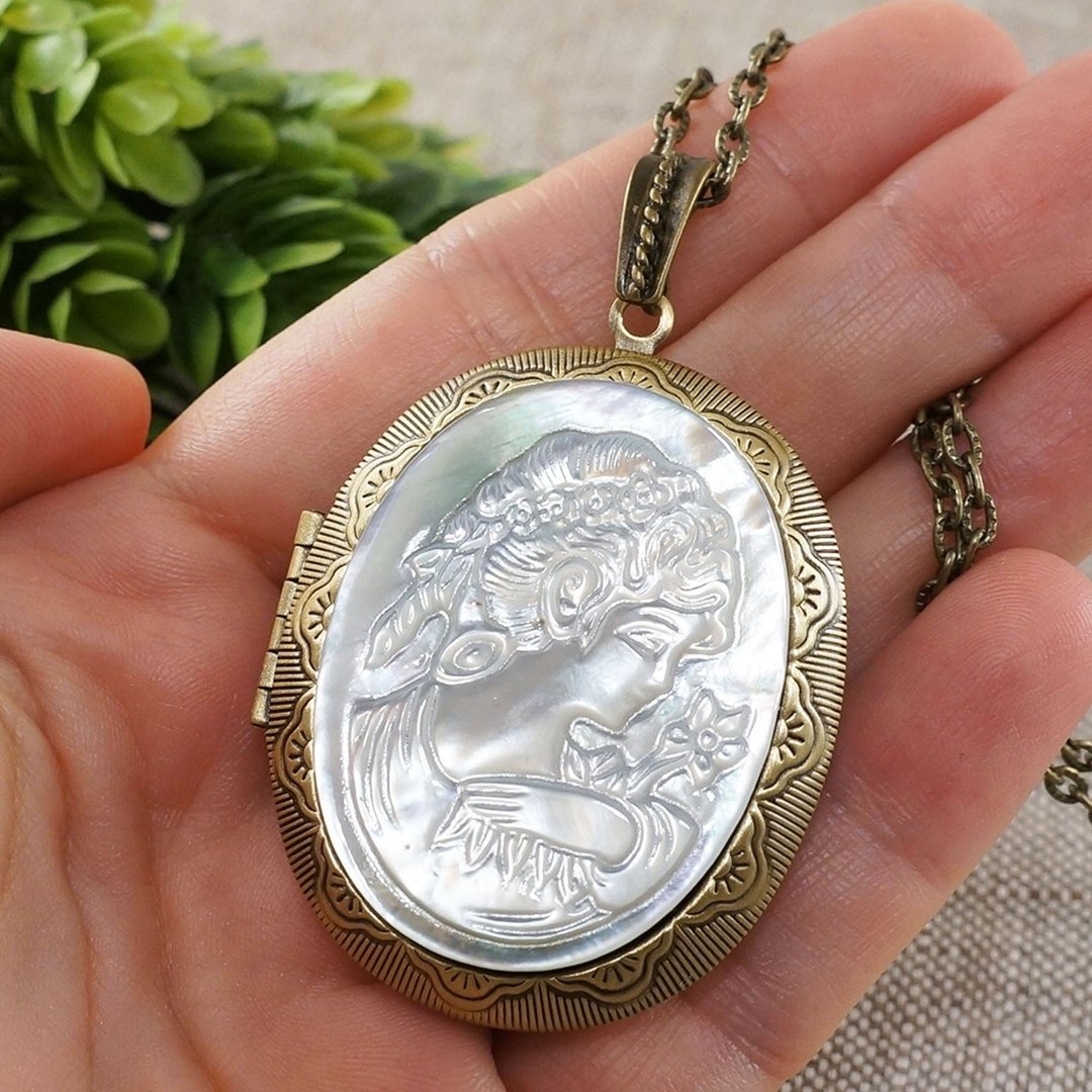 White Mother of Pearl Lady Girl Cameo Photo Locket Wedding Necklace Jewelry Gift - 项链 - 其他材质 白色