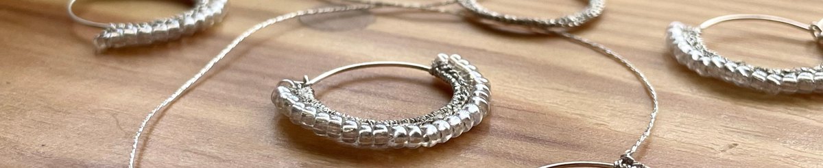 Coco knits something可可织造