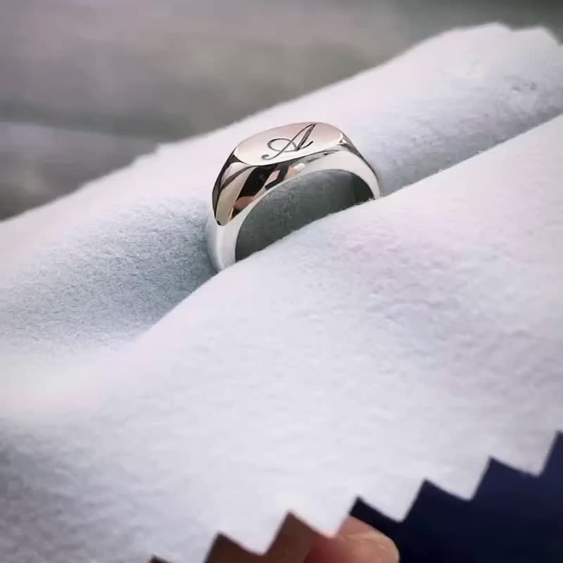英式字母925纯银戒指(单只)(情侣对戒尾戒/图章戒/英文字母戒) - 戒指 - 纯银 银色
