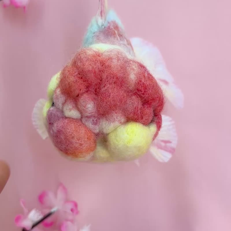 摇曳的羊毛毡金鱼 -樱花荷兰狮头- - 玩偶/公仔 - 羊毛 粉红色