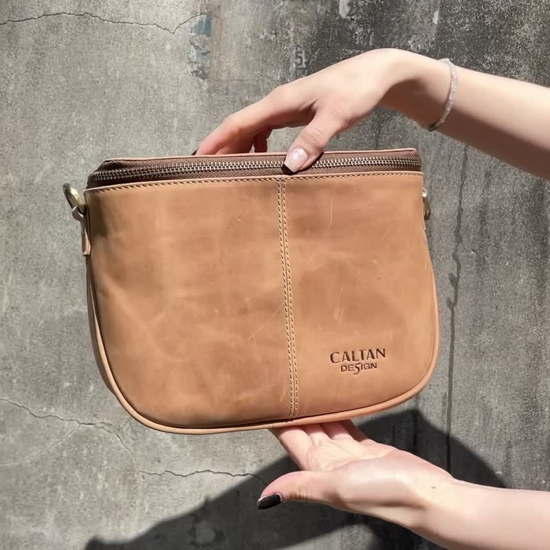 【24hr快速出货】拼接小斜背包-5460 三色 侧背包 - 侧背包/斜挎包 - 真皮 咖啡色