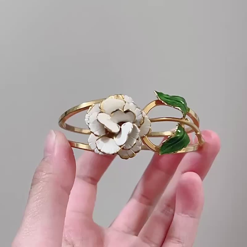 优雅白色珐琅花朵手镯 - 手链/手环 - 珐琅 白色