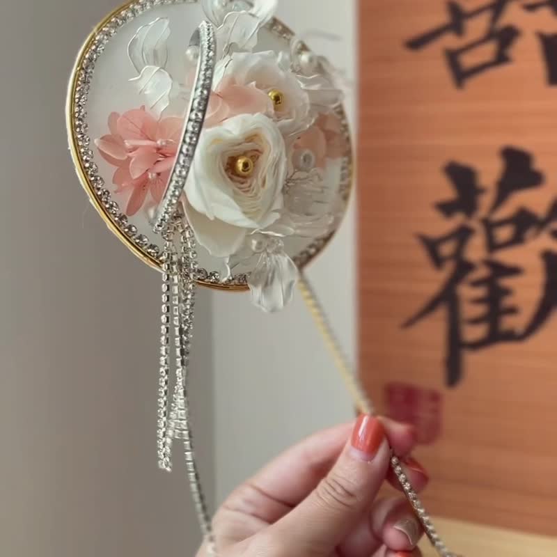 奶香风团扇 新娘出嫁团扇 故宫系列 晚风桃香 - 干燥花/捧花 - 植物．花 