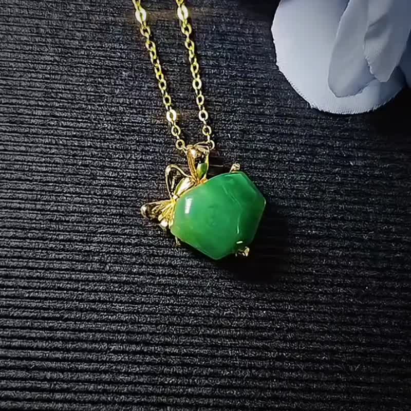 |有财甜心|a货翡翠糯冰绿切割13mm纯银镀18k黄蝴蝶结款吊坠 - 项链 - 玉石 