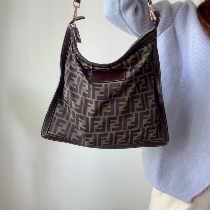 中古正品 Fendi 芬迪 老花 慵懒系 手拿包 侧背包 斜背包 中性 - 手拿包 - 真皮 咖啡色