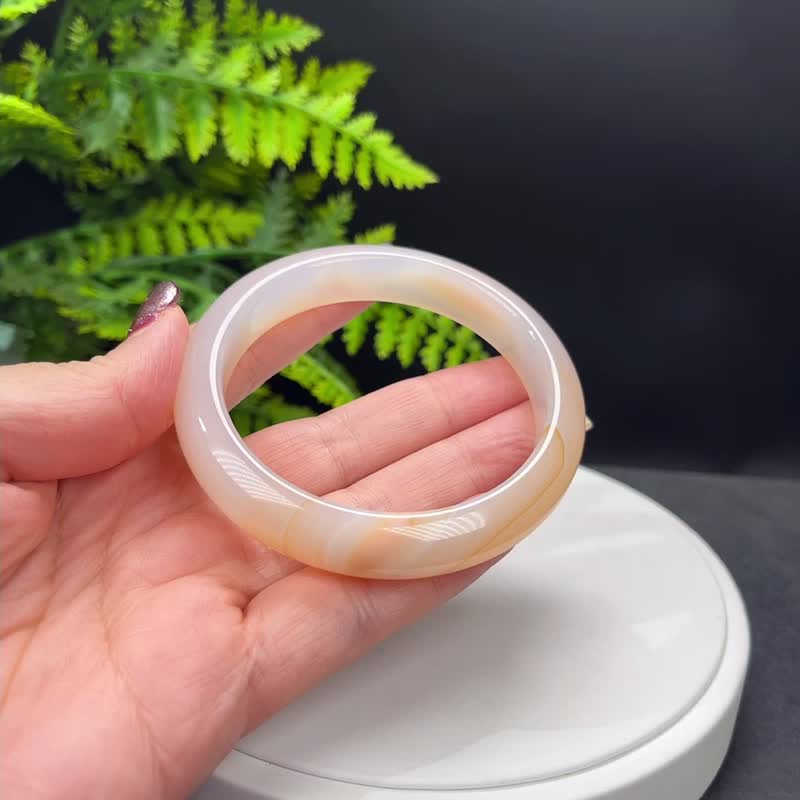 精品 溏心玛瑙手镯 59+MM 冰润粉白飘橘千层 玉髓手环 自然平和 - 手链/手环 - 半宝石 