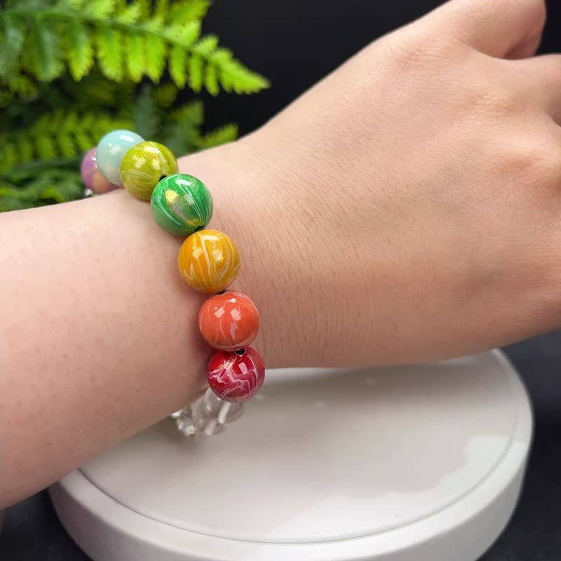 精品 多巴胺手串 彩虹大漆珠配透体白水晶珠 设计手錬 S925银环 - 手链/手环 - 半宝石 多色