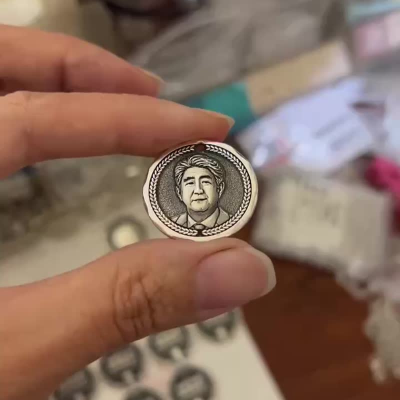 客制化项链人像画 自画像项链  男友 纯银颈链 似颜绘 大師級雕刻 - 项链 - 纯银 