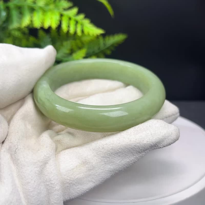 精品 蛇纹玉手镯 58MM 青提奶盖淡黄绿白玉手环 吉祥福气好运护佑 - 手链/手环 - 玉石 