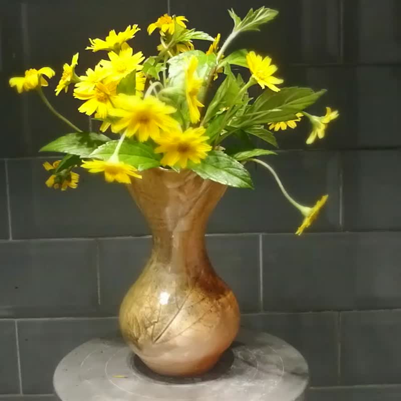 柴烧蕨叶火焰花器花瓶 - 花瓶/陶器 - 陶 金色