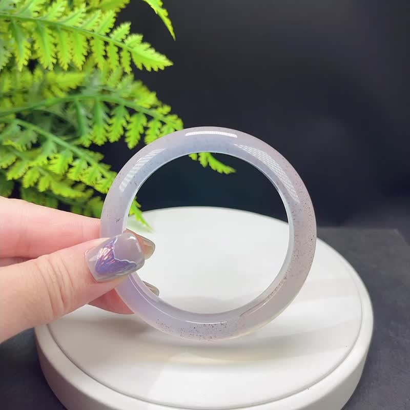 精品精选 浅冰紫玛瑙手镯 57MM 冰透起光飘朱砂点玉髓手环 显气质 - 手链/手环 - 半宝石 紫色