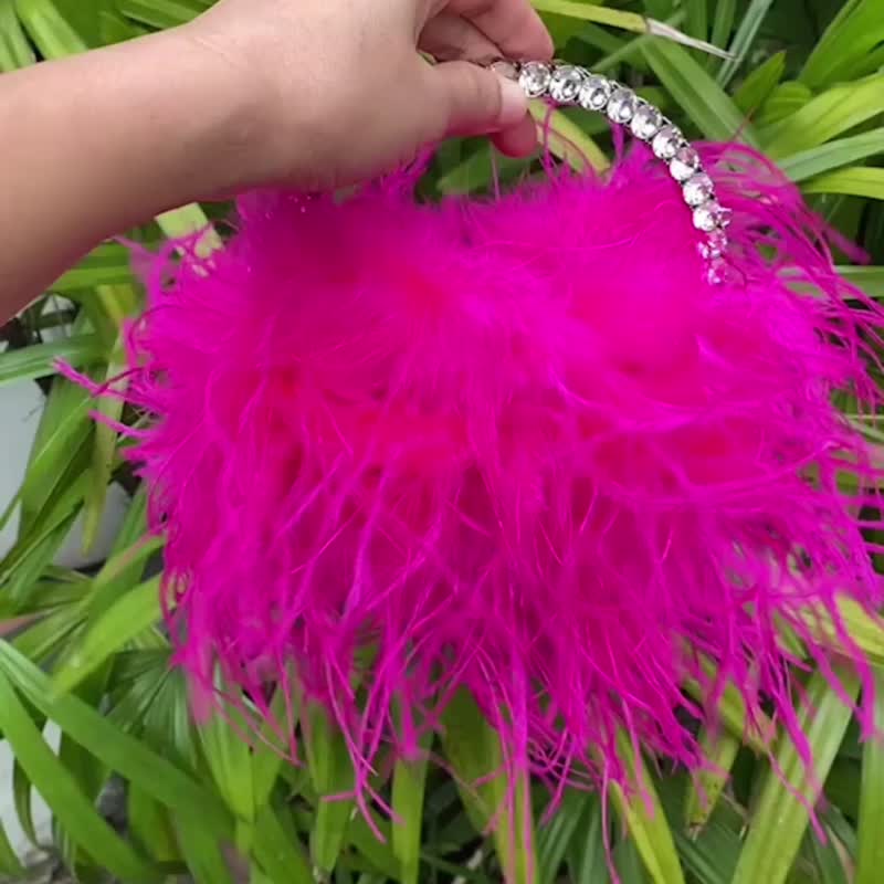 桃粉色羽毛圆形迷你晚宴包。 - 手提包/手提袋 - 羽绒 粉红色