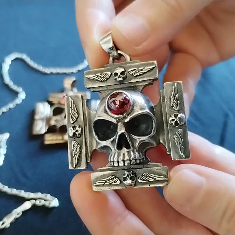 巨大的战帅部族玫瑰石饰品坠饰 战锤。战饰品 战锤。 - 项链 - 纯银 银色