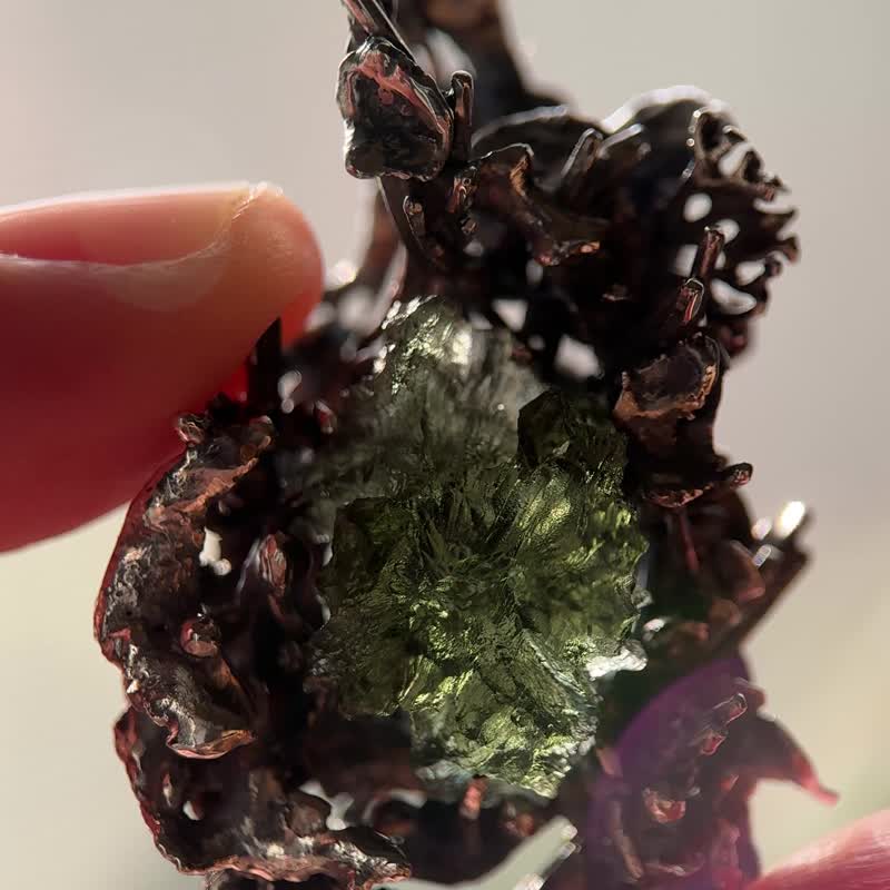 Moldavite / 刺猬捷克陨石 /雾屿地衣 - 项链 - 半宝石 绿色