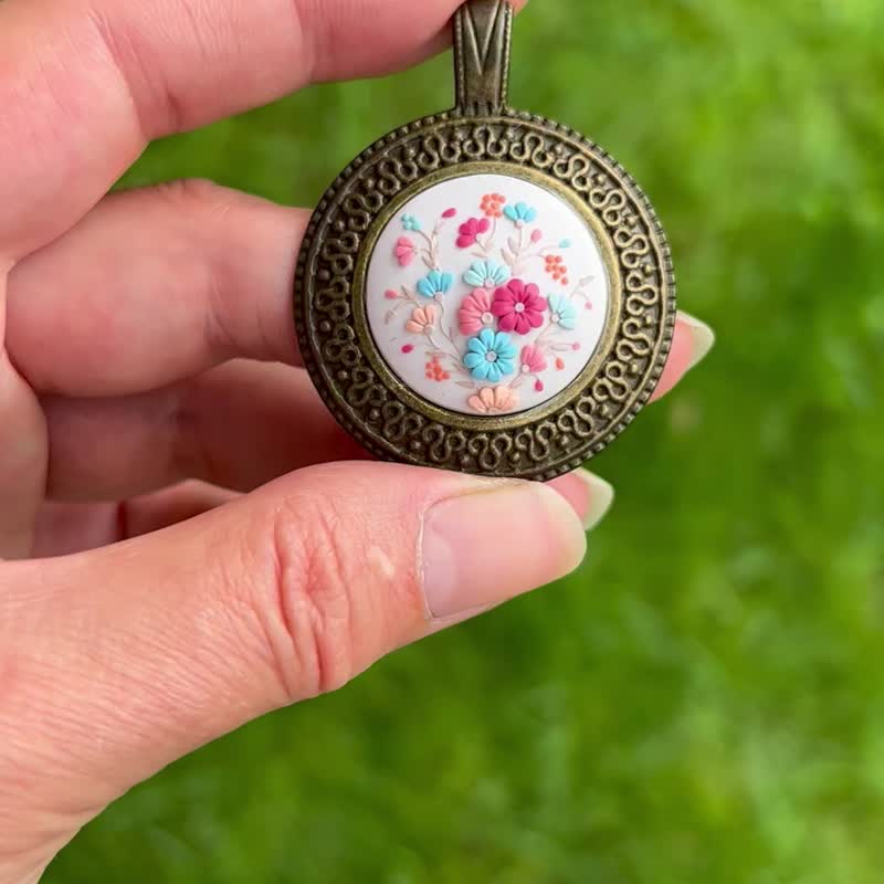 Polymer Clay Pendant Necklace With Miniature Flowers Stylish Floral Jewelry - 项链 - 粘土 多色