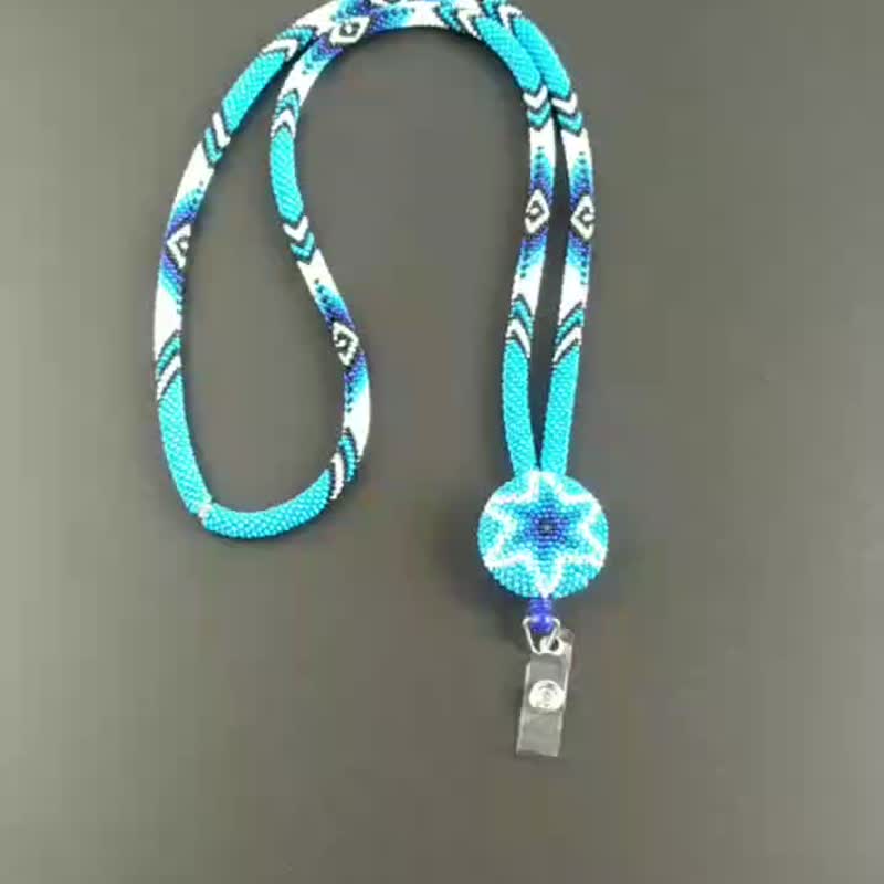带有可伸缩徽章卷轴的串珠分离挂绳和钥匙扣 - 挂绳/吊绳 - 玻璃 