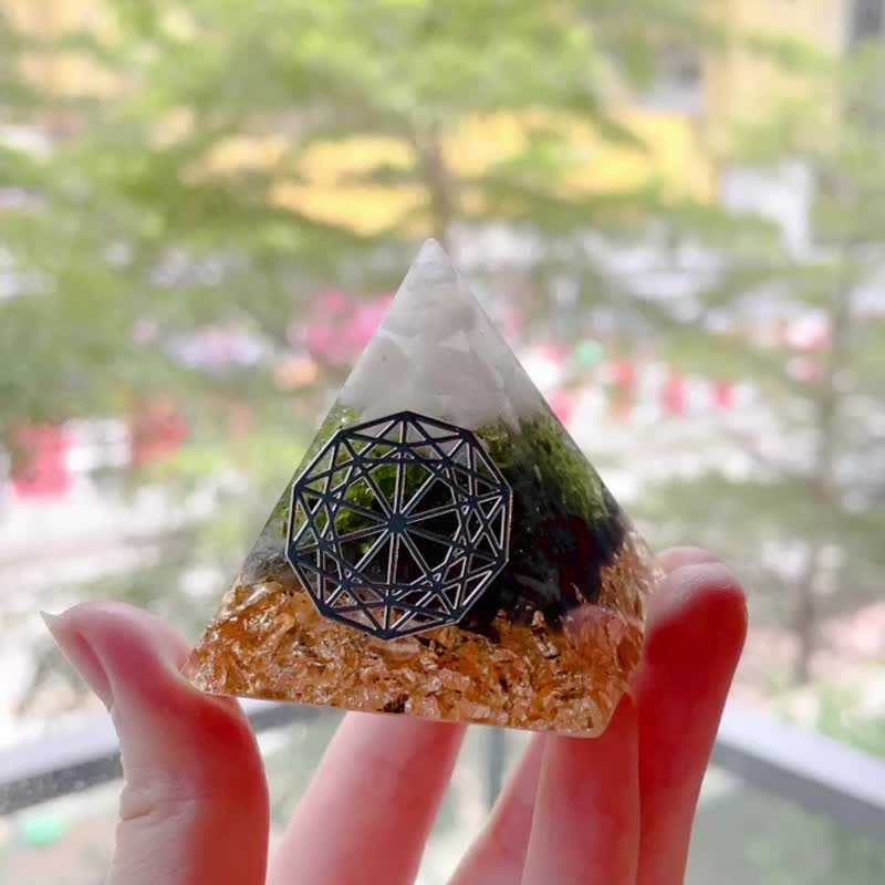 【月亮石+橄榄石+拉长石】奥根能量塔Orgonite (6cm/5cm) - 摆饰 - 水晶 