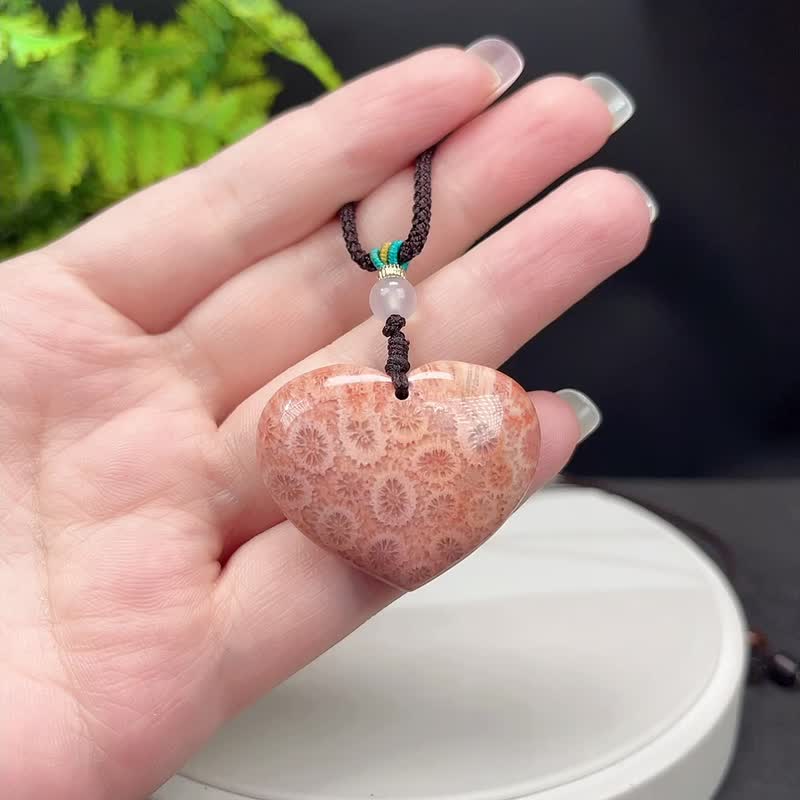 天然 爱心珊瑚玉吊坠 冰润高瓷玉化 柠檬片凤尾纹 橘粉菊花石项链 - 项链 - 半宝石 