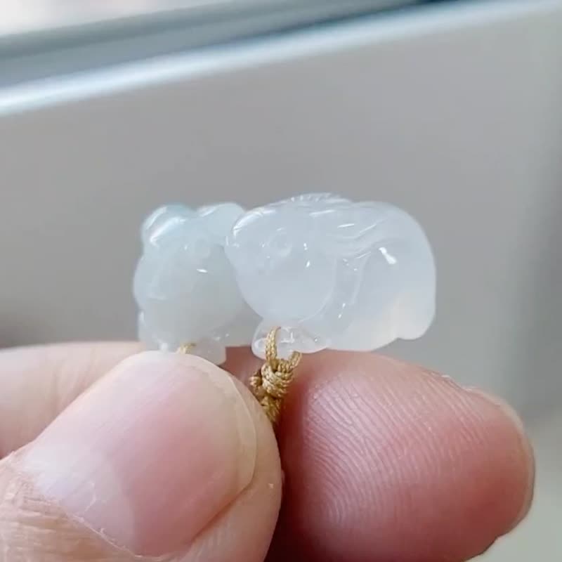【亲翠】天然翡翠 冰种肥肚肚兔设计款项链 | 飘花 | 起莹刚 - 项链 - 玉石 