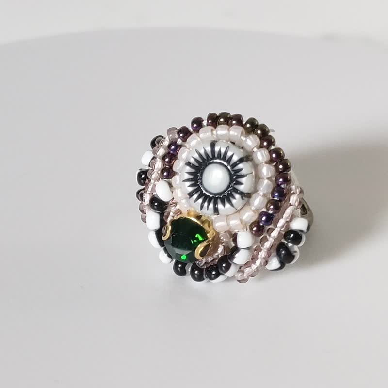 Talkative Ring 25 Free Size Bead Embroidery Ring Flower Bijou Black White Colorful Multicolor - 戒指 - 塑料 黑色