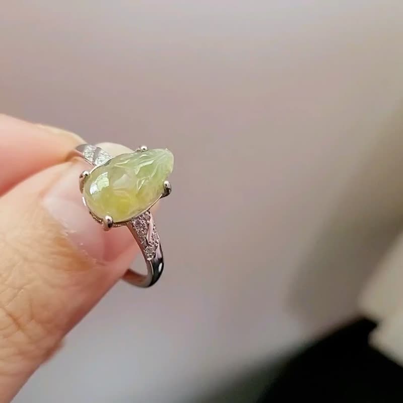 【亲翠】天然翡翠 冰茶黄精雕招财貔貅不封底镶锆石简单银戒 - 戒指 - 玉石 黄色