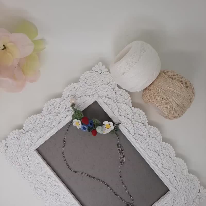 Strawberry necklace, Miniature  crochet wildflowers, Sweet and lovely - 项链 - 棉．麻 
