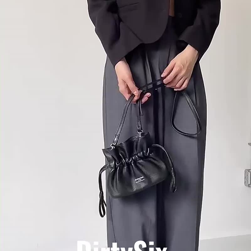 尼卡黑 3色 頭層牛皮手提肩背小荷包 迷你手機包 MY LITTLE POUCH - 侧背包/斜挎包 - 真皮 黑色