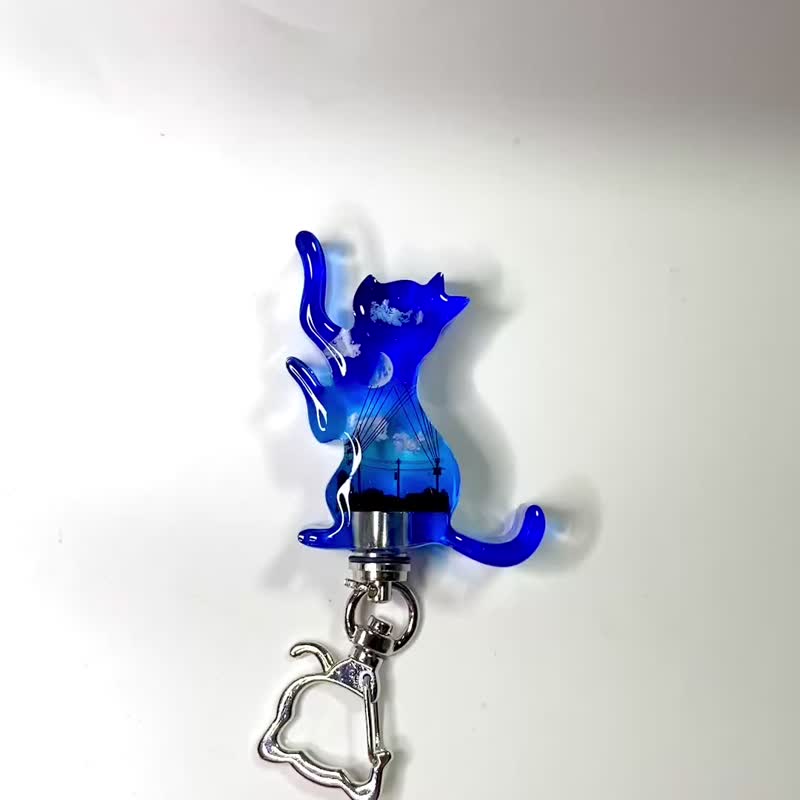 仅限国际配送　云树脂　猫照亮天空　晴空万里 2 - 钥匙链/钥匙包 - 树脂 多色