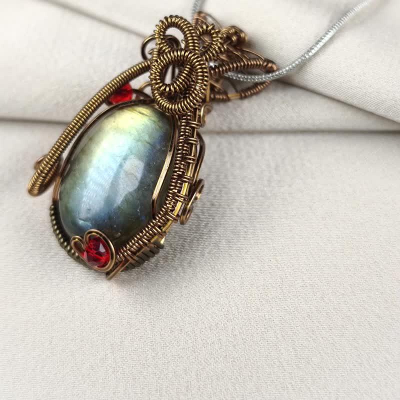 拉长石金属编织项链・天然拉长石 坠饰 - 项链 - 宝石 多色