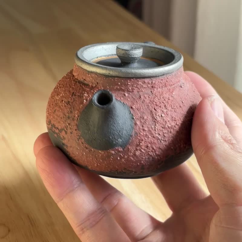 台湾名家周圣钧 黑瓦金银壶 台湾岩矿壶 - 茶具/茶杯 - 陶 咖啡色