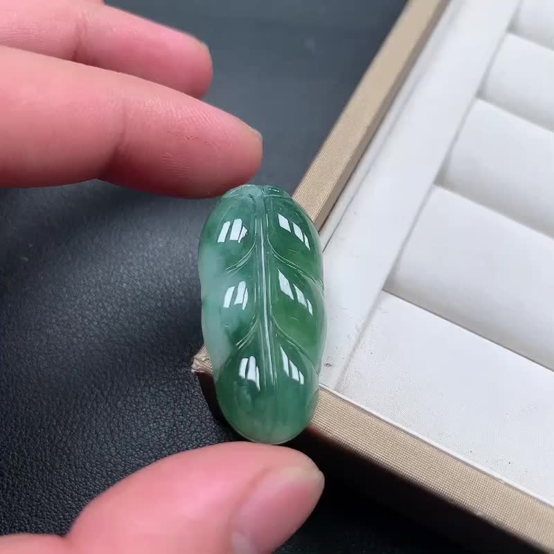 纯天然A货翡翠满色飘花金枝玉叶叶子 - 项链 - 玉石 