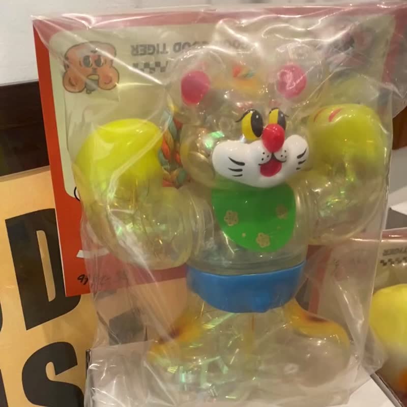 招財虎 SOFUBI 全手工軟膠玩具 ソフビ 藝術潮玩公仔雙色 - 玩偶/公仔 - 塑料 白色