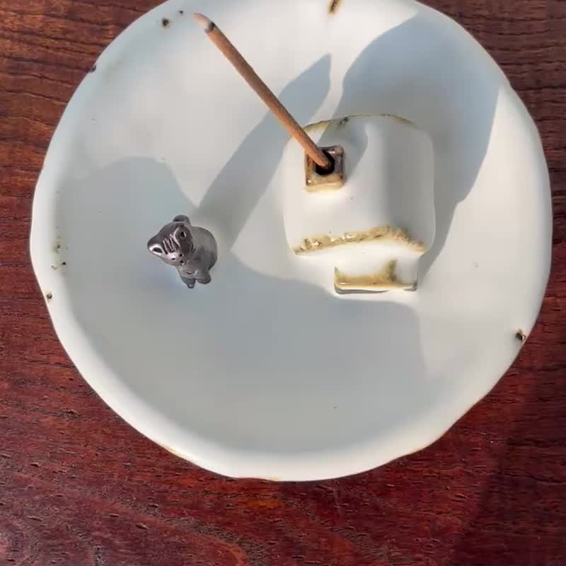深雪里的小屋与猫猫 / 线香盘 / 矿盘 / 饰品盘 / 陶 - 盘子/餐盘/盘架 - 陶 白色