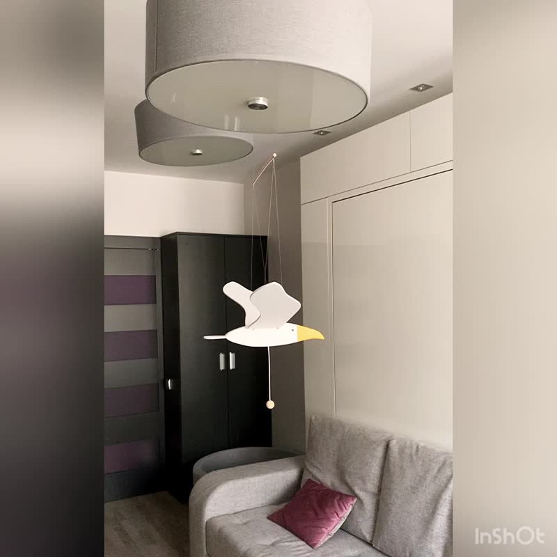 Modern baby mobile; Hypnotic wooden flying bird - 玩具/玩偶 - 木头 白色
