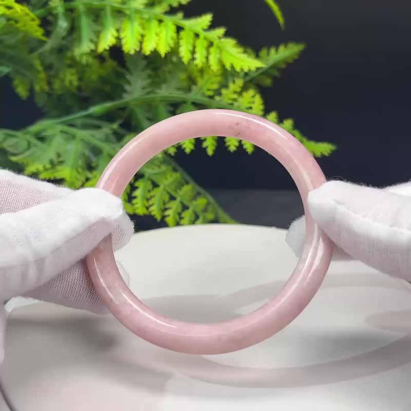 精美 玫瑰蛋白石手镯 57MM 玉化圆条粉色欧泊手环 柔美娇嫩魅力 - 手链/手环 - 宝石 粉红色