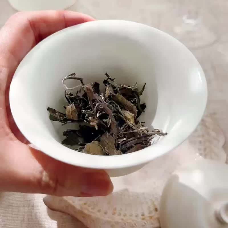 柒茶沏茶 I 森梦系列 I 好好白茶 I 在喧嚣里留一杯茶给自己 - 茶 - 纸 白色