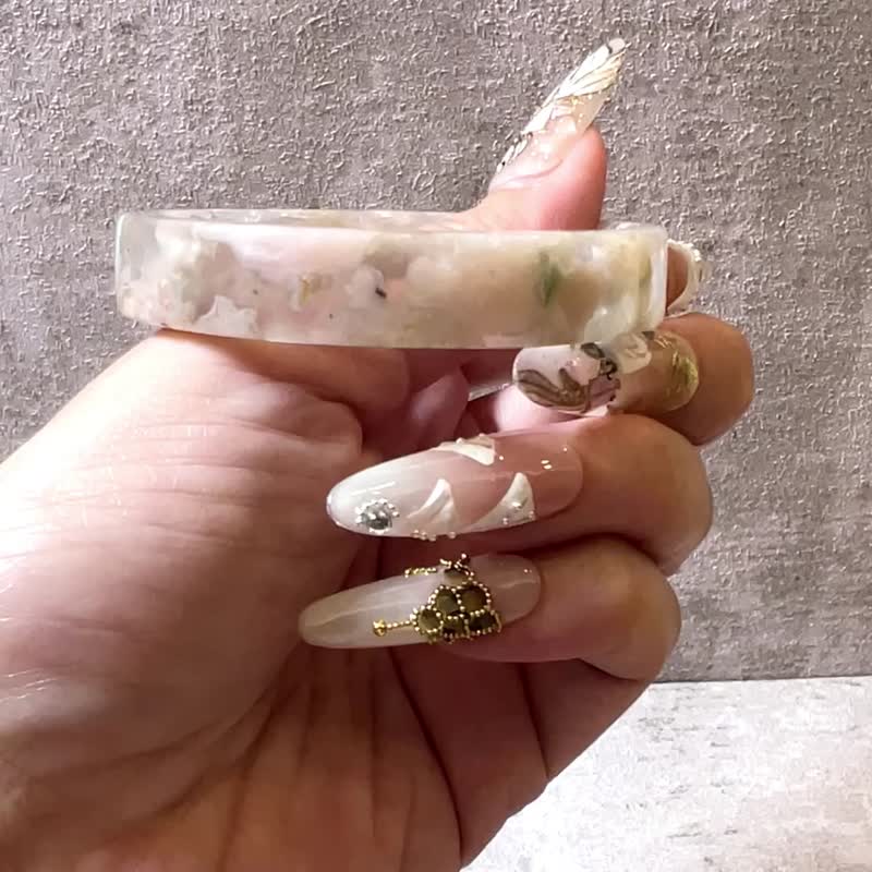 樱花玛瑙手镯 玛瑙手镯稀有方镯小菜园子粉花气质时尚 51-52圈口 - 手链/手环 - 玉石 