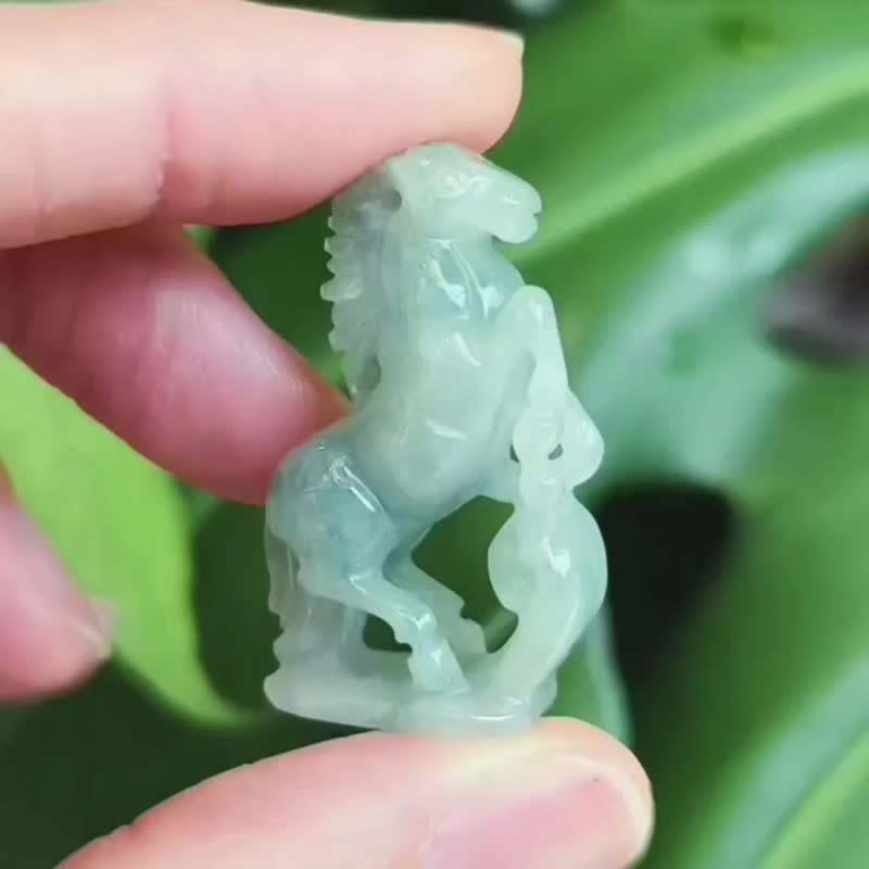 天然翡翠 果绿飘花 马到成功 骏业双驰 雕件 一对 摆件 收藏 单品 - 摆饰 - 宝石 绿色