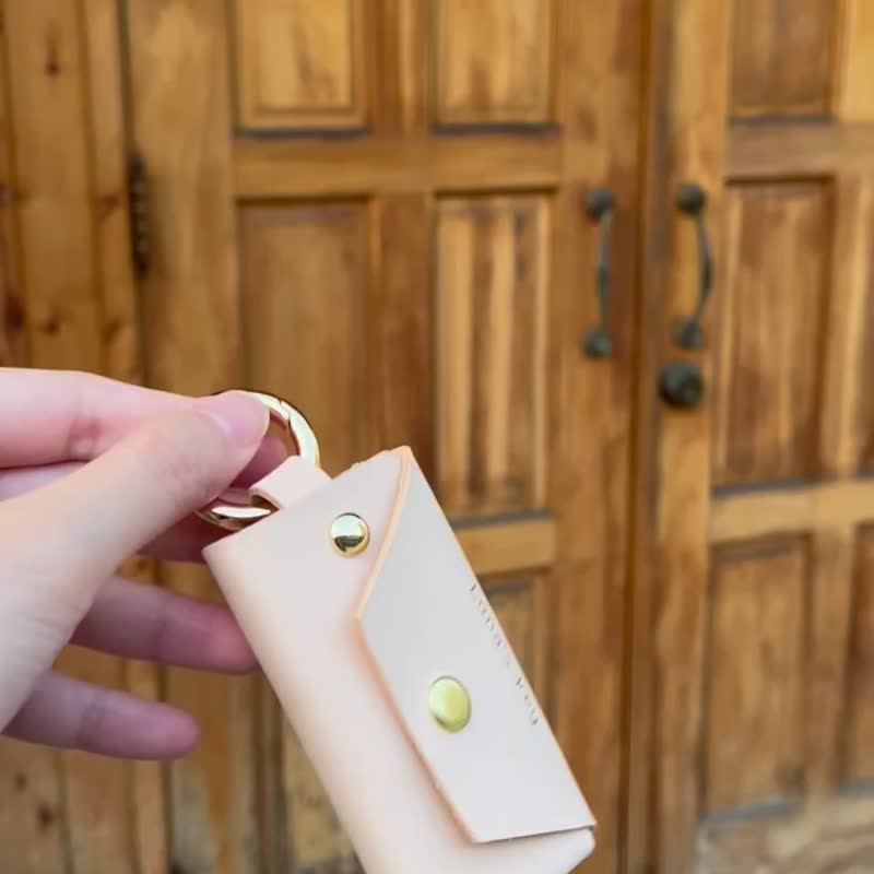 经典皮革钥匙包－奶油色 - 钥匙链/钥匙包 - 真皮 卡其色